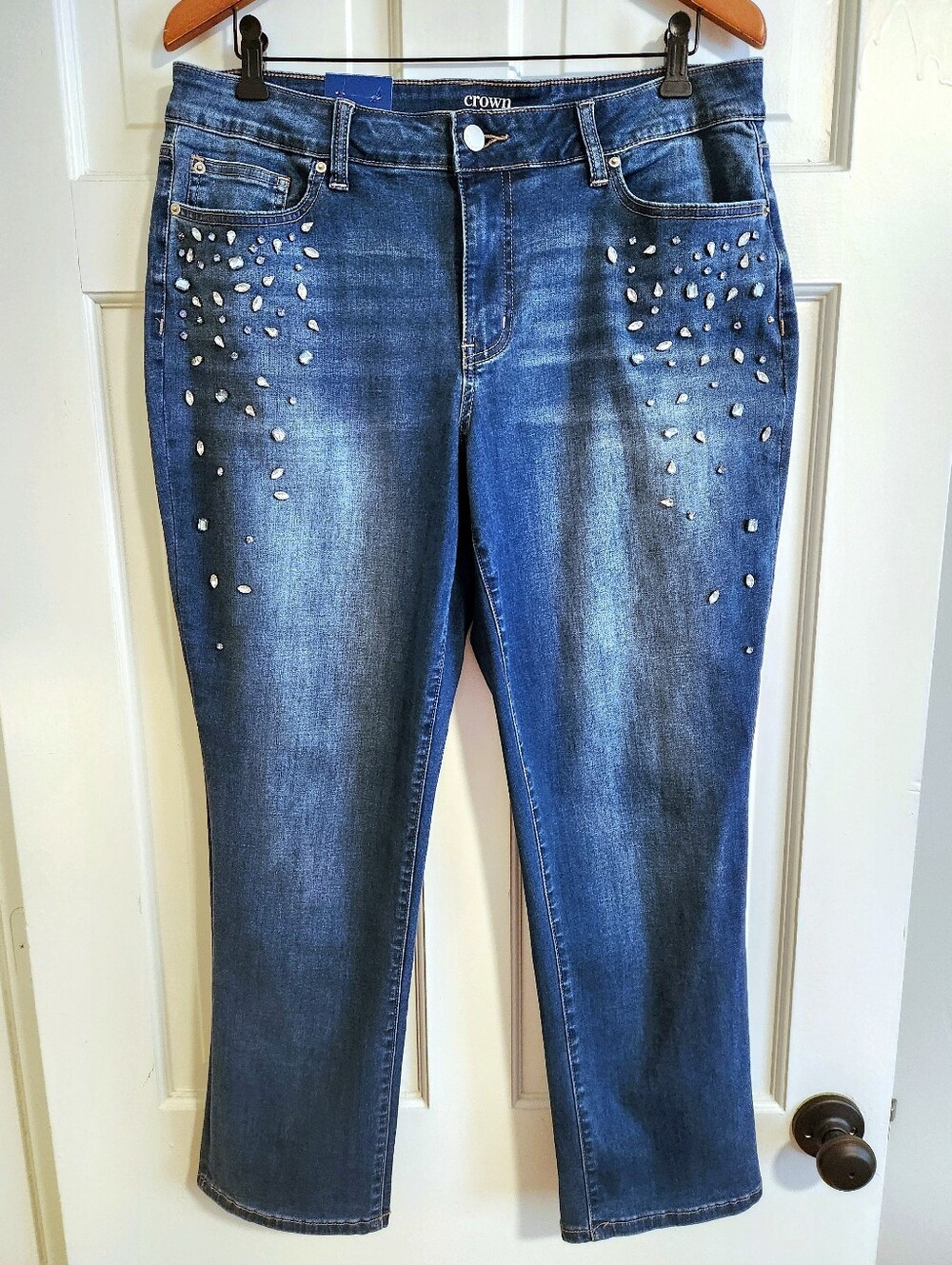 🆕️ 💎Crown & Ivy💎 - Rhinestone-Embellished Stretch Cropped Ankle Jean